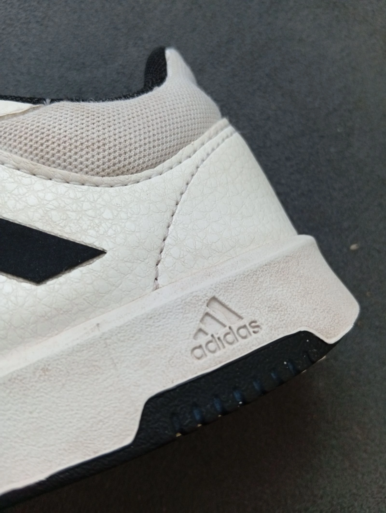 Tênis Adidas infantil brancos e pretos - Tamanho 29 - Com velcro – photo 10